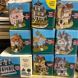 Redwood Shores 2001 mini resin village Train Station Church Lighthouse School